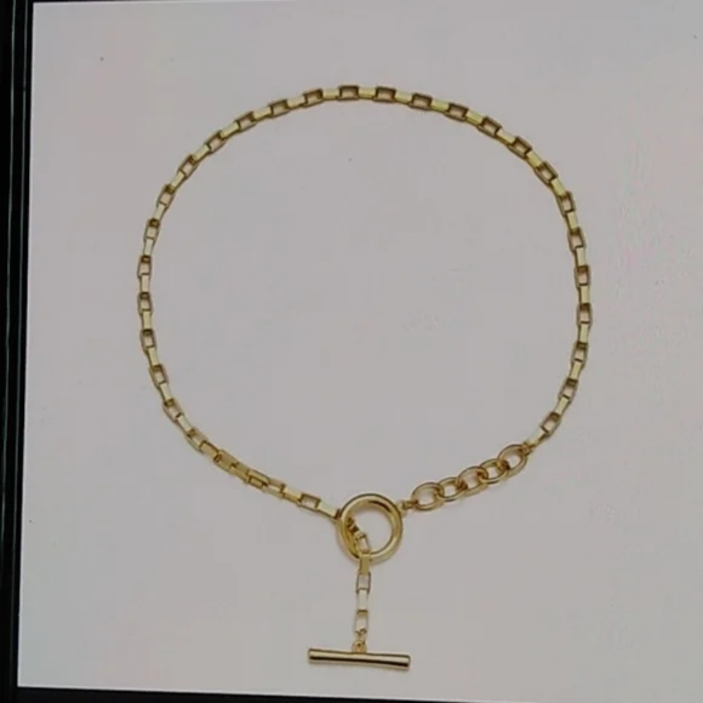 Gold Minimalist Link Chain Circle Toggle Necklace - Picture 3 of 4
